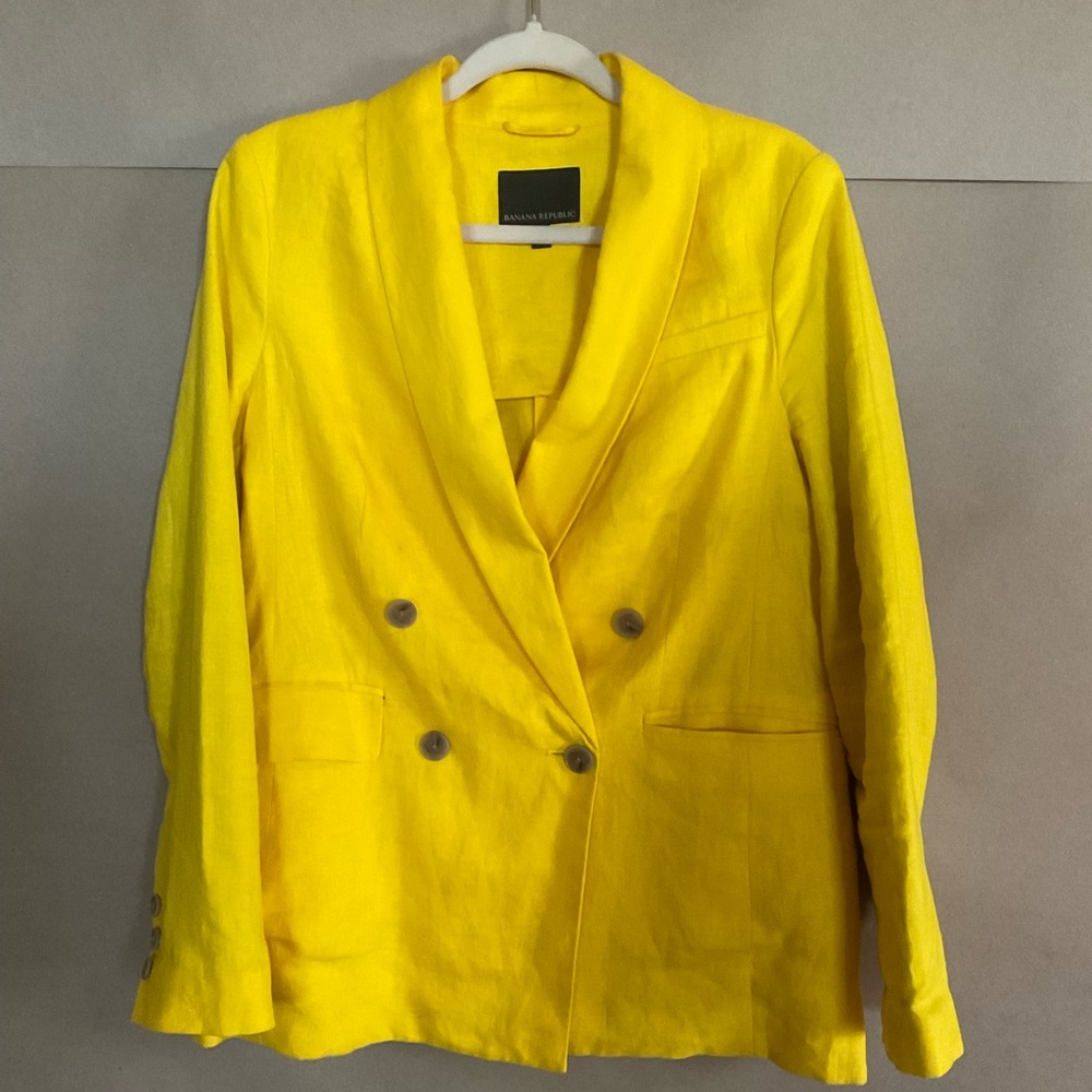 Banana Republic Bright Yellow Women's Blazer. 100% linen. Size 6